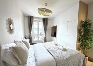 Appartement Standard, vue cour intérieure | Coin séjour