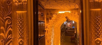 Hasan Paşa Otel ve Sıra Gecesi