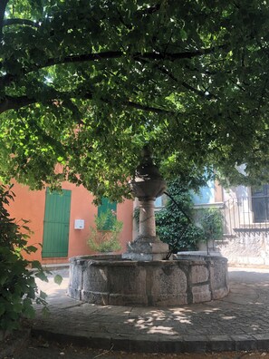 Property grounds - VILLAGE HOUSE, FOR FAMILIES, CLOSE TO HIKING, verdon lakes (PONTEVES)