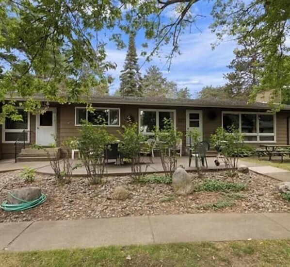 Exterior - Cabin 13 at Heath's Resort (Pine River)