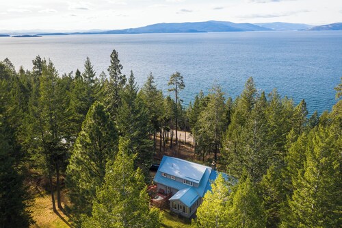 6-bed, 5-bath cabin with majestic view of Flathead Lake with AC - sleeps 20