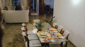 تناول الطعام