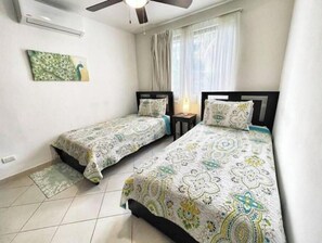 2 Schlafzimmer, Reisekinderbett, WLAN, Bettwäsche