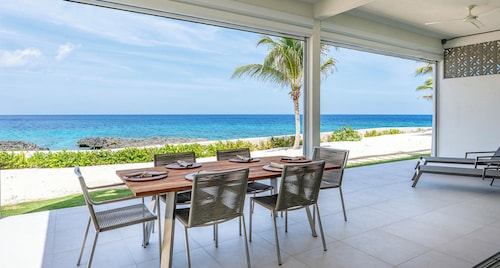 New Oceanfront 3 Bed Luxury Condo with Stunning Views - at popular Sunset Point