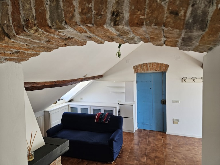 The Attic Of Vico Mandorla - Savona