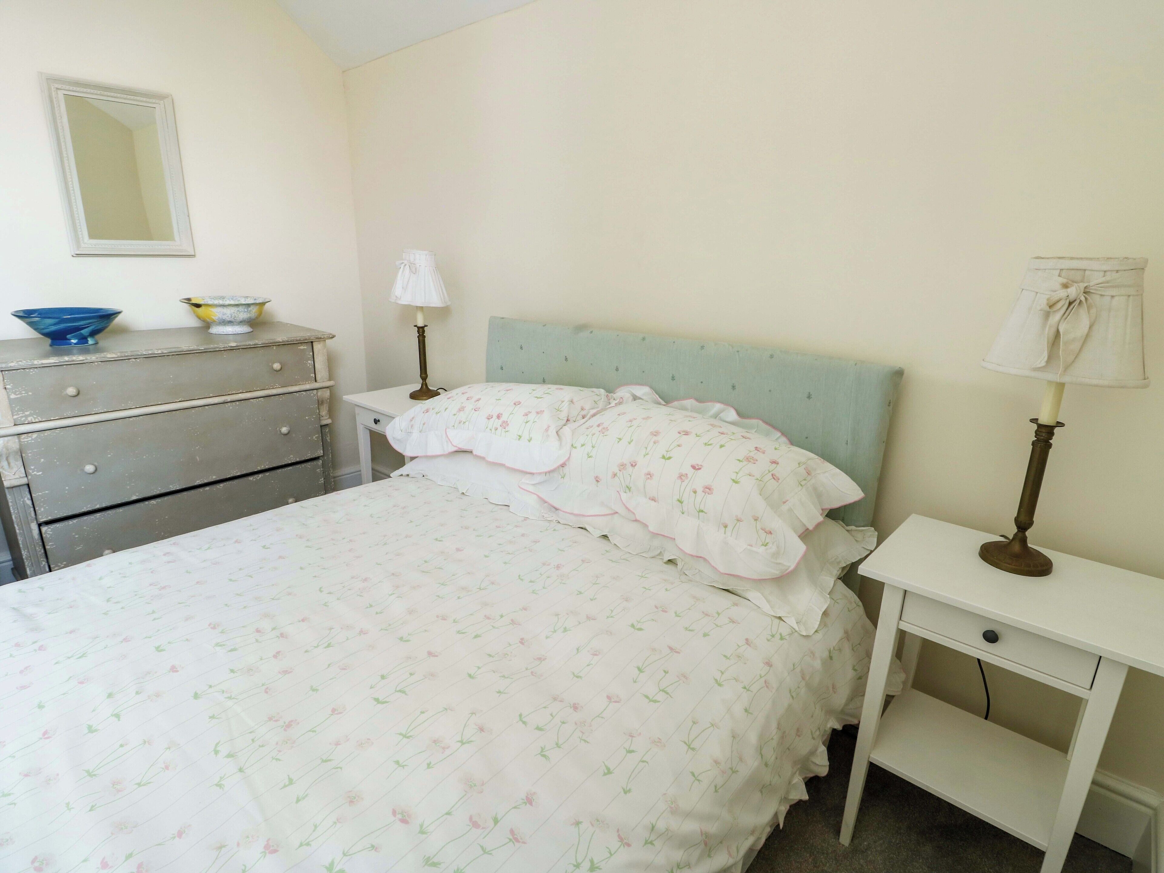 4 bedrooms, individually decorated, individually furnished, free WiFi