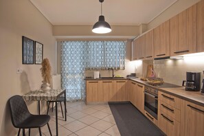 Private kitchen - Denimou Home Luxurious 2BR Fully Equipped, Balcony (Pireas)
