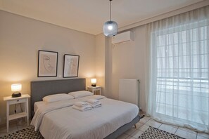 1 bedroom, iron/ironing board, WiFi, bed sheets - Denimou Home Luxurious 2BR Fully Equipped, Balcony (Pireas)