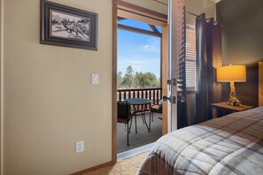 2 bedrooms, iron/ironing board, Internet, bed sheets - Mountain Views in Bison Ridge (Show Low)