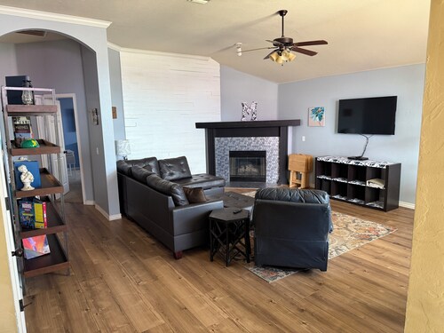 3-bedroom house in peaceful Norman with easy access to OU, OKC, and Tinker AFB