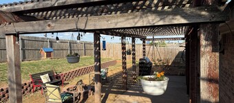 3-bedroom house in peaceful Norman with easy access to OU, OKC, and Tinker AFB