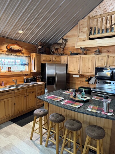 Snow Sledders Paradise Shin Pond Area Cabin Sleeps 10-15 Four Season