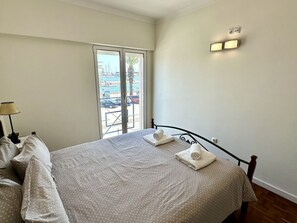 2 bedrooms, desk, iron/ironing board, travel crib