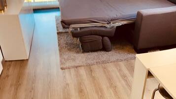 1 bedroom, desk, free WiFi, bed sheets