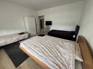 3 camere, Wi-Fi, lenzuola