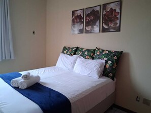WiFi, bed sheets
