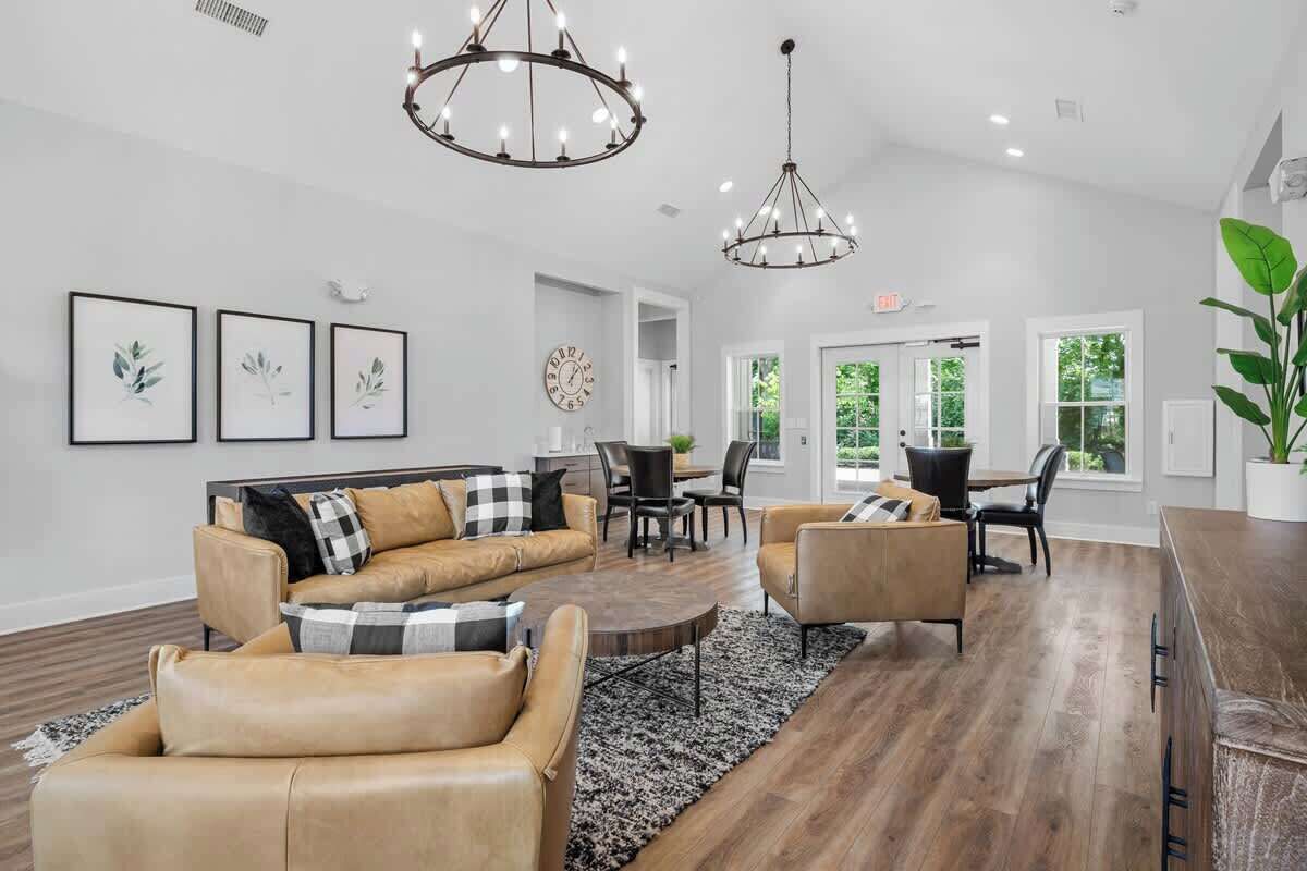 电视、壁炉、办公室