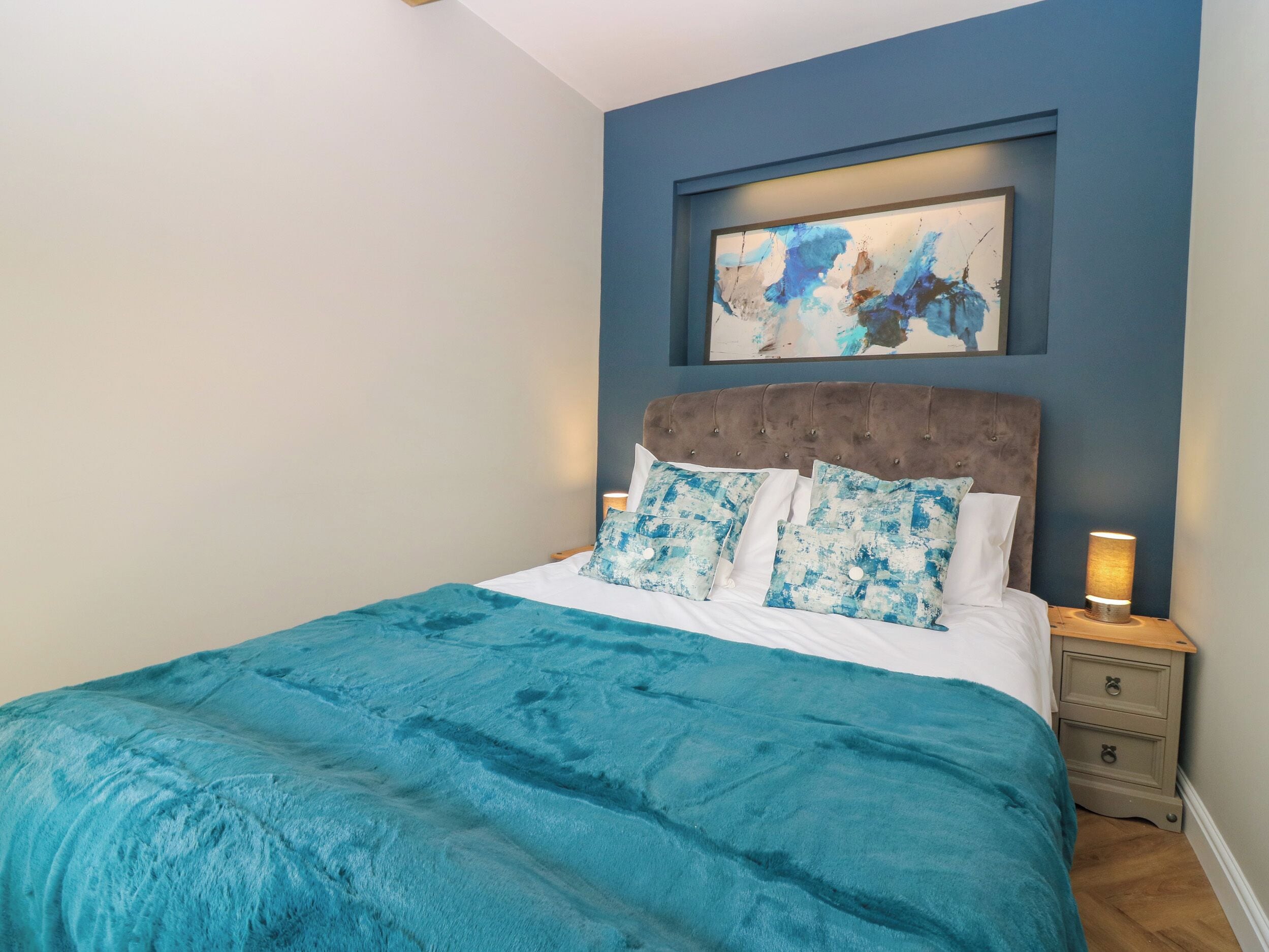 2 bedrooms, individually decorated, individually furnished, free WiFi