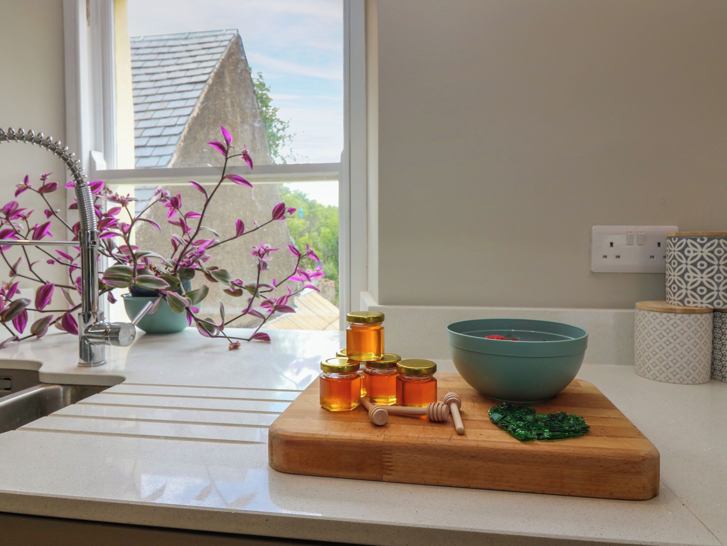 المنشأة من الداخل