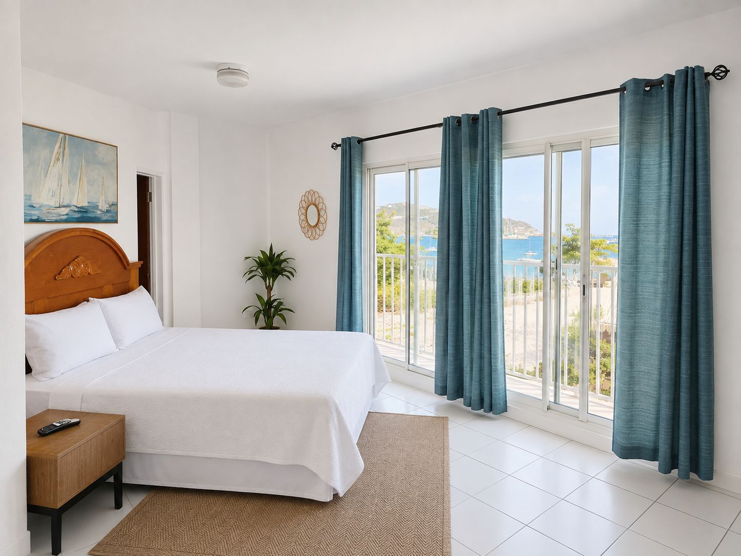 Habitación, 1 cama de matrimonio grande, no fumadores, vistas al mar | Tabla de planchar con plancha y wifi
