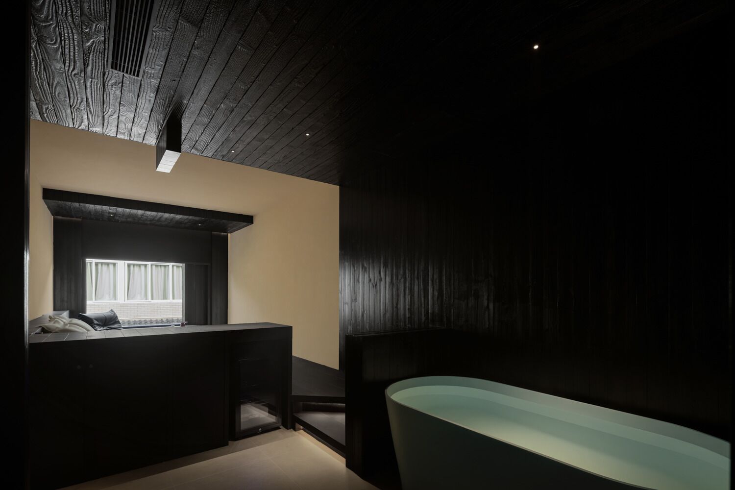 Deluxe Double Room | Iron/ironing board, free WiFi, bed sheets