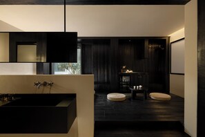 Business Room | Iron/ironing board, free WiFi, bed sheets - PlayHome-Seeing the Soul's Retreat (Hangzhou)