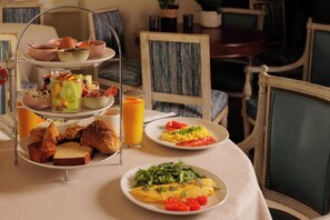 Free daily continental breakfast