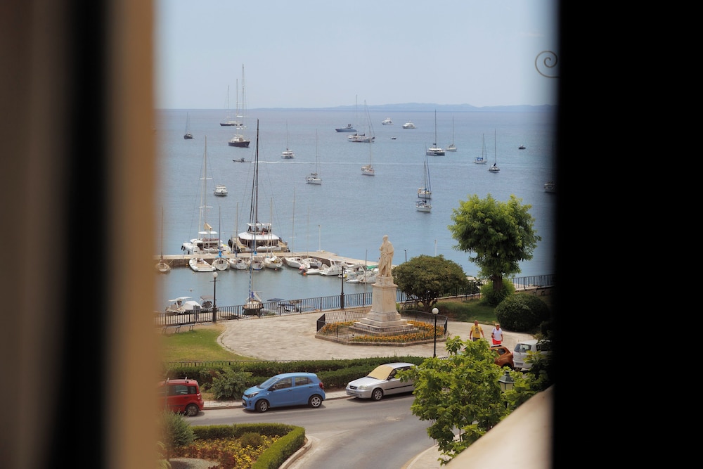 Albergo Botti Boutique Hotel photo 4