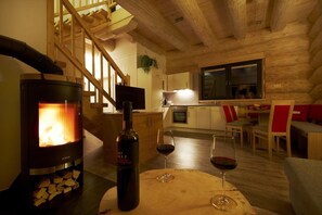 Interior - Chalet 'Tyroladis Family Chalet Frommes' with Mountain View, Private Terrace and Wi-Fi (Ladis)