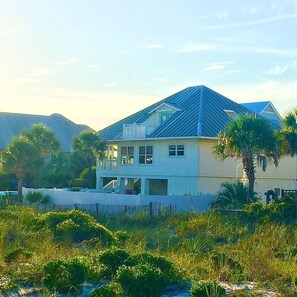 Exterior - Coastal Fave- Lrg Private Pool + 2 Min Beach Walk (Santa Rosa Beach)