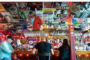Bar (in der Unterkunft)