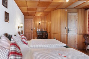 1 bedroom, WiFi, bed sheets - Large Double Room with Shared Garden, Balcony and Wi-Fi (Schramberg)