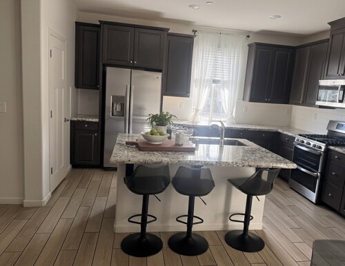 Spacious 4-bedroom 3-bath pet friendly house in West Roseville