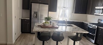 Spacious 4-bedroom 3-bath pet friendly house in West Roseville