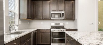 Spacious 4-bedroom 3-bath pet friendly house in West Roseville