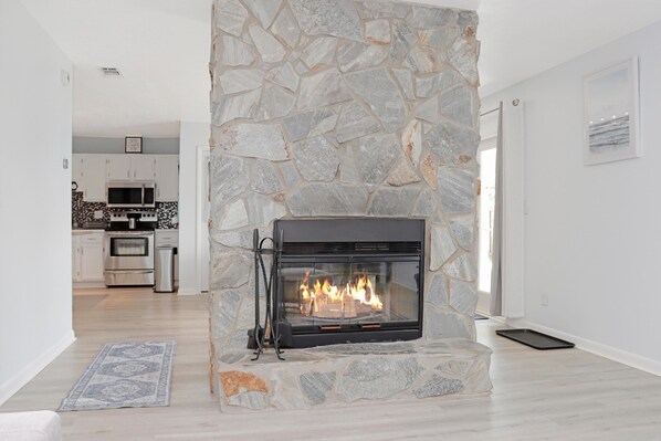 House, Multiple Beds (Gamer Beach Getaway) | Interior