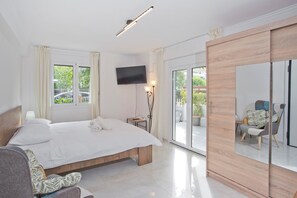 1 chambre, fer et planche à repasser, Wi-Fi, draps fournis