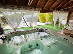 Baignoire à remous intérieure