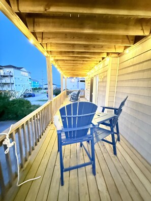 Outdoor dining - Amazing ocean views, Sleeps 8, Beach access, Pets OK (Surf City)