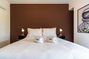 2 habitaciones, tabla de planchar con plancha, cuna de viaje y wifi 