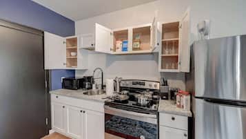 冰箱、微波炉、炉灶、洗碗机