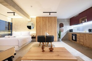 Iron/ironing board, travel cot, free WiFi, bed sheets