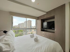 2 bedrooms, iron/ironing board, travel crib, free WiFi