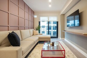 TV - geko _Chardonnay 1BR_ (Lima)