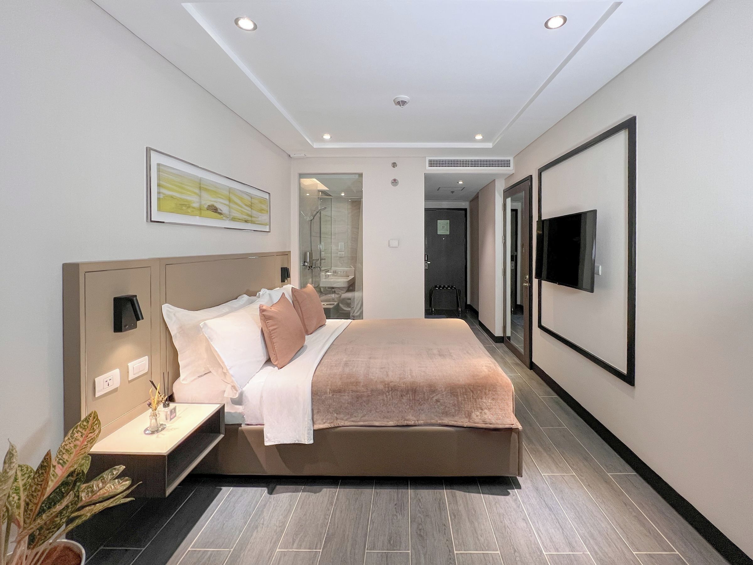 Caja de seguridad en la habitación y escritorio 