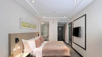 Caja de seguridad en la habitación y escritorio