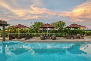 Outdoor pool - MCollection - Newport Stay by Runway Manila & Attractions (Pasay)