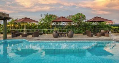 MCollection - Newport Stay by Runway Manila & Attractions
