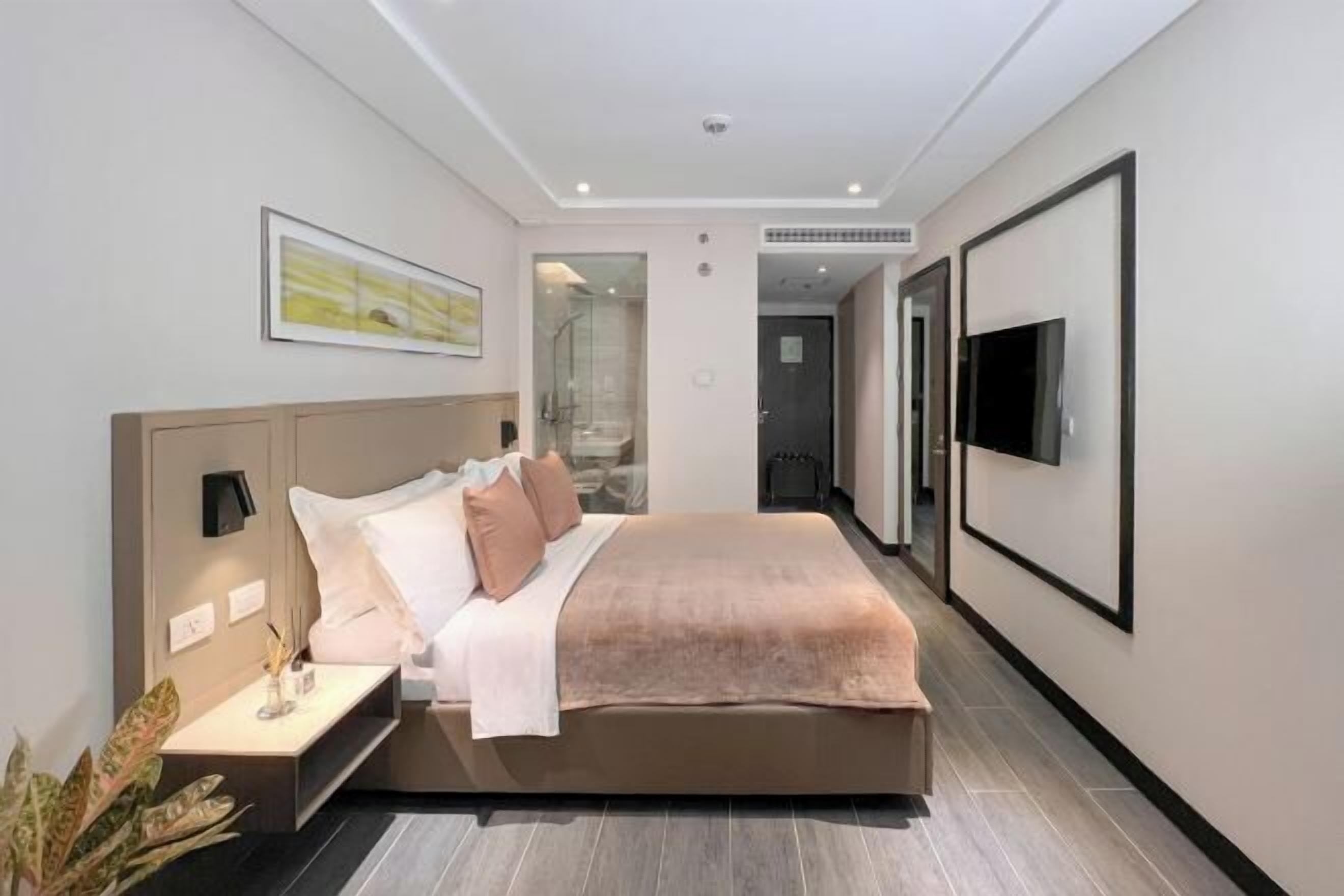 Cofres nos quartos, escrivaninha, espaço de trabalho para notebook