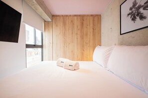 1 bedroom, iron/ironing board, travel cot, WiFi